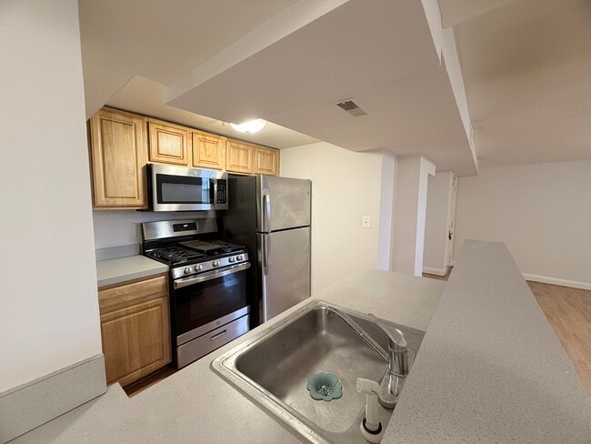 Kitchen & Entrance - 330 Rhode Island Ave NE