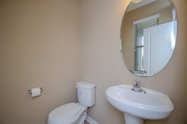 Foto del edificio - 3342 Trent Stone Ln