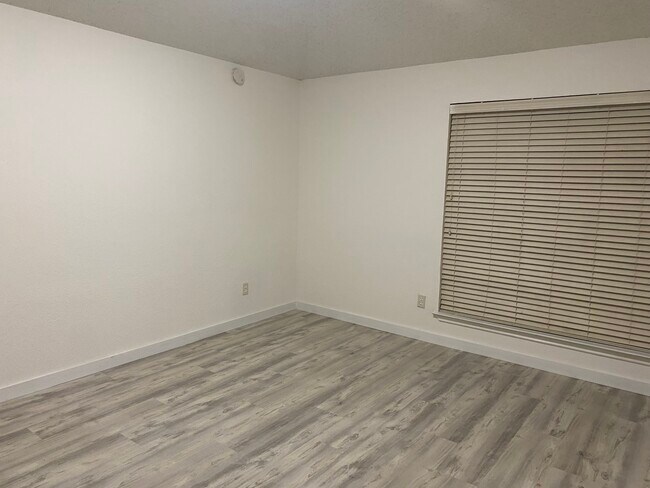 Foto del edificio - 3865 Suffolk Ln