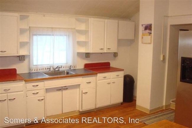 Building Photo - 119 3rd Ave
