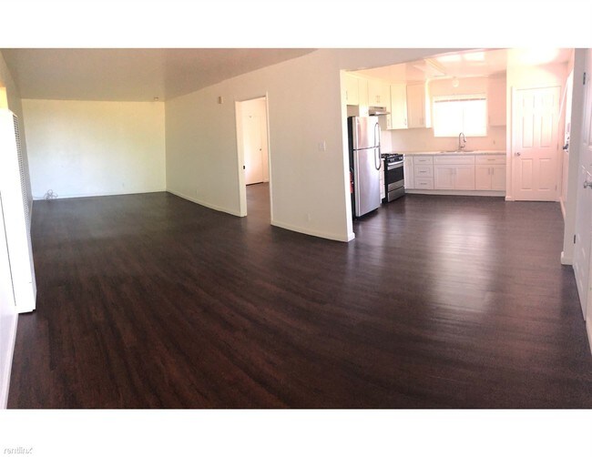 Building Photo - 3 br, 1.5 bath Duplex - 6425 Outlook Ave