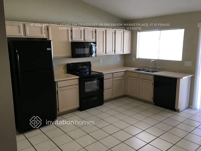 Foto del edificio - 10510 N 76th Dr