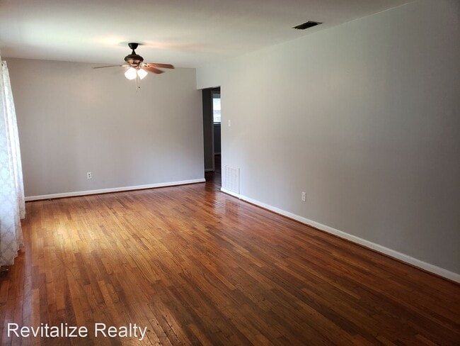Building Photo - 4 br, 2 bath House - 1732 Colonial Ln W