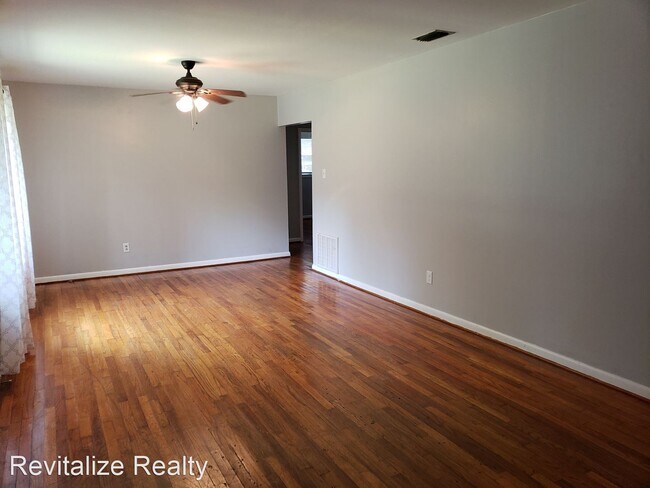 Foto del edificio - 4 br, 2 bath House - 1732 Colonial Ln W