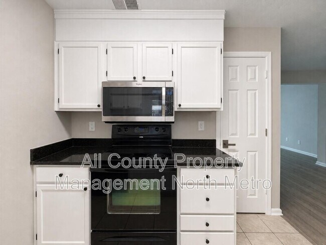 Building Photo - 130 Holcomb Ferry Rd