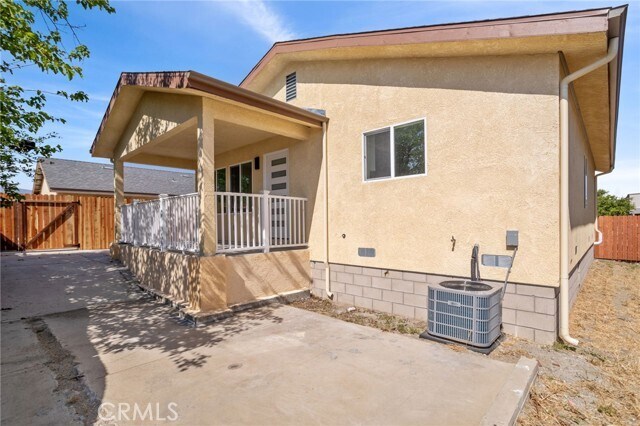 Foto del edificio - 14815 Country Ln