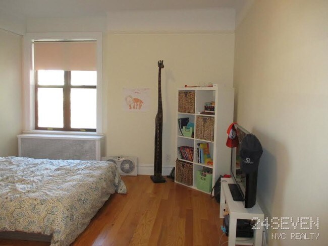 5 W th St New York Ny Condo For Rent In New York Ny Apartments Com