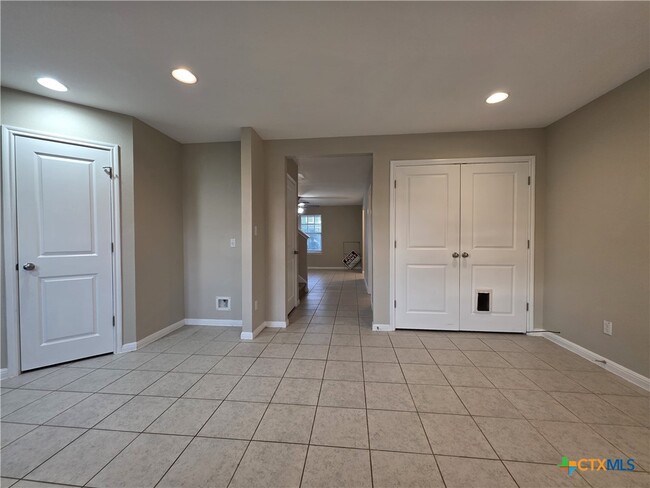 Building Photo - 130 Frasier Dr