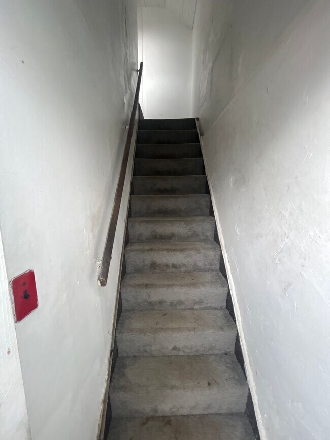 Foto del edificio - 3295 W 46th St
