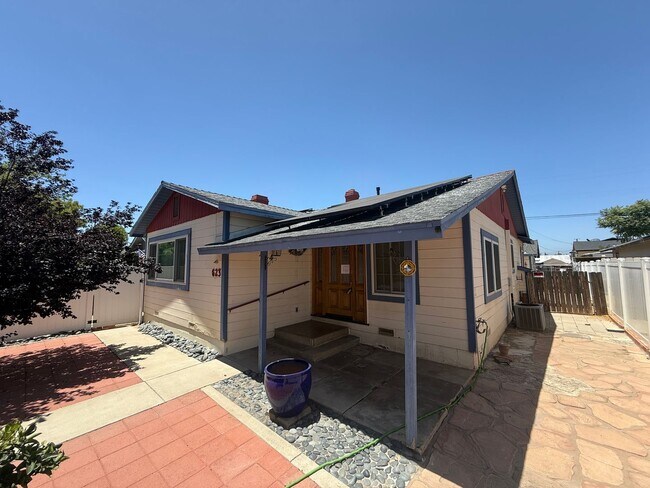 Foto del edificio - Cozy 2BD/2BA Home in Ramona with Front Patio, Included Landscaping & A/C