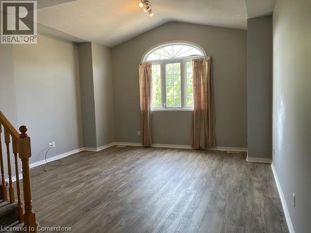 Building Photo - 309 Tealby Crescent