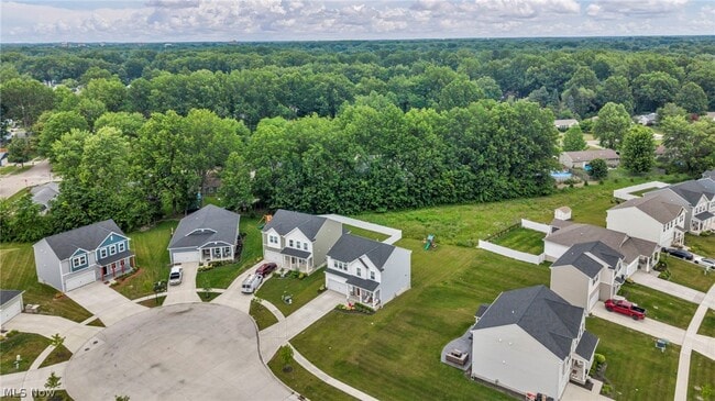 Building Photo - 704 Maple Hollow Ct