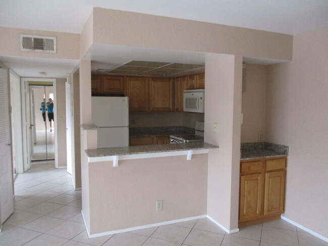 Building Photo - 1504 SE Royal Green Cir