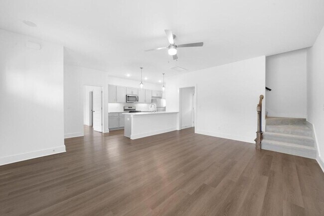 Foto del edificio - Spacious Home with Fenced Backyard!