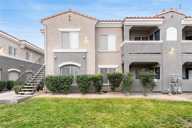 Building Photo - 10245 S Maryland Pkwy