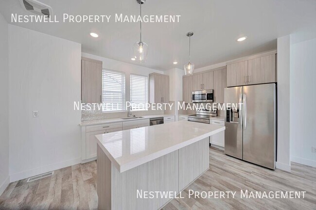 Foto del edificio - $250 Off 1st Month Rent - Newer 3-bed Town...
