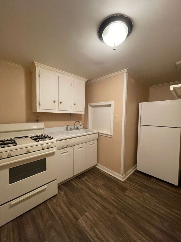 Primary Photo - Studio Apartment in Central Macon Location...