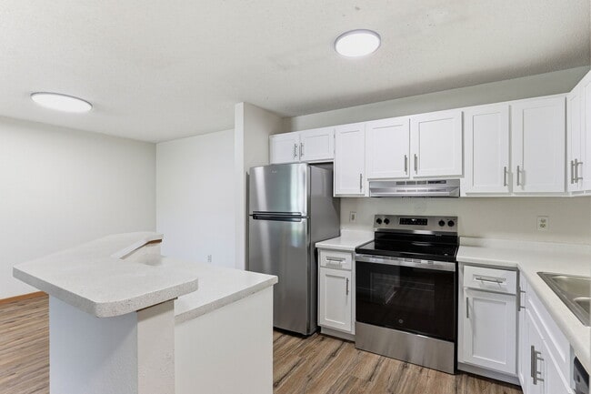 Building Photo - Kestrel Village Apartments