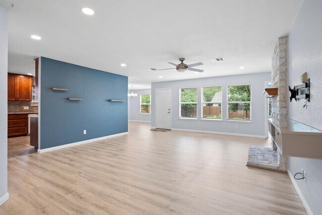 Building Photo - 1408 Deer Ledge Trail