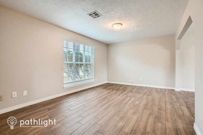 Building Photo - 9810 Wren Street, La Porte, TX, 77571