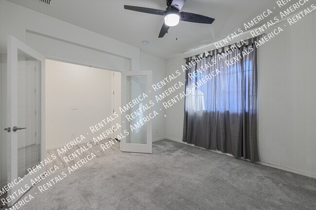 Building Photo - SPACIOUS 3 BEDROOM IN DESERT SPRINGS VILLAGE