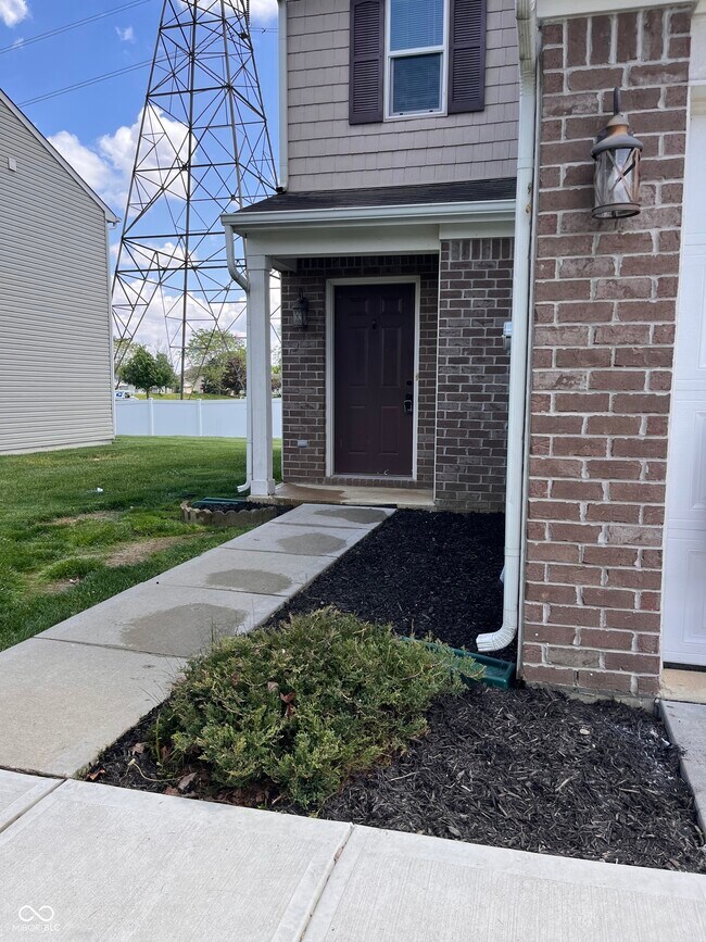 Foto del edificio - 7939 Wildwood Farms Ln