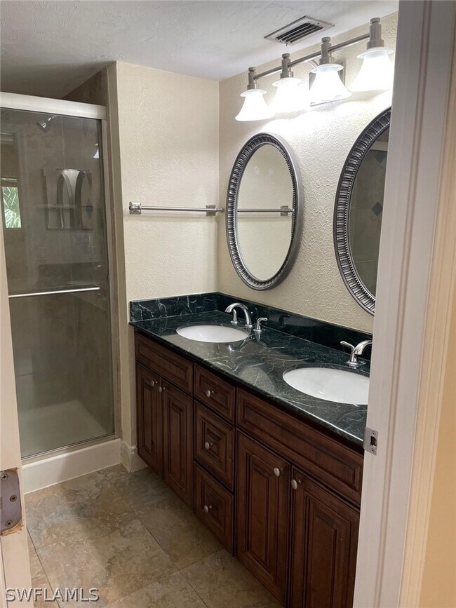 Building Photo - 2385 Naples Trace Cir