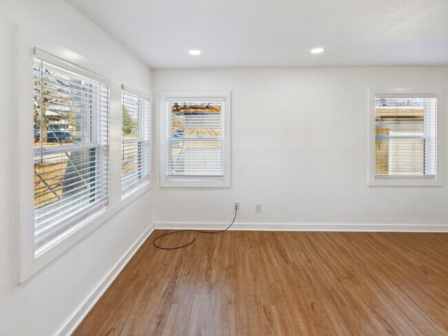 Foto del edificio - 607 Foch St