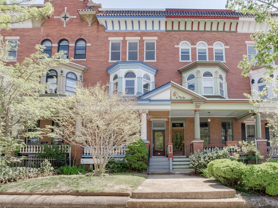 Primary Photo - 2713 N Calvert St