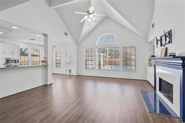Foto del edificio - 23302 Knight Hollow Ct