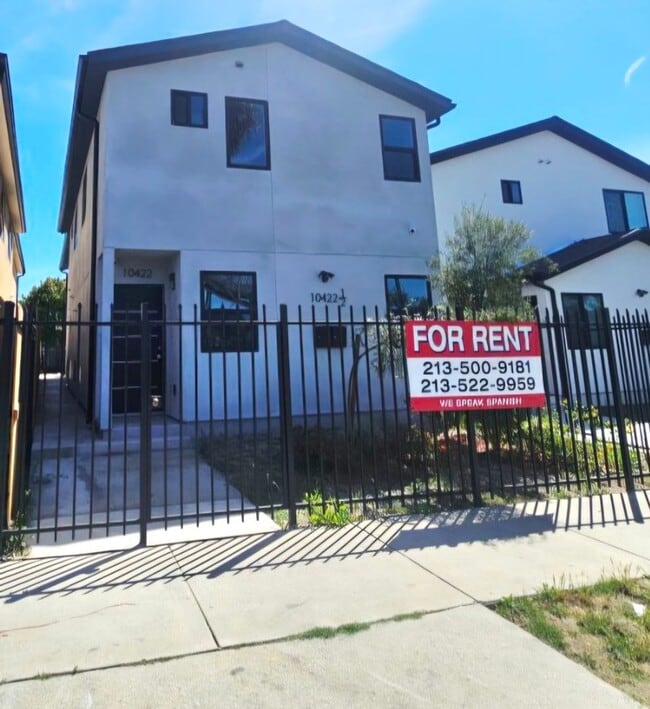 Building Photo - 10422 1/2-10422 1/2 Graham Ave