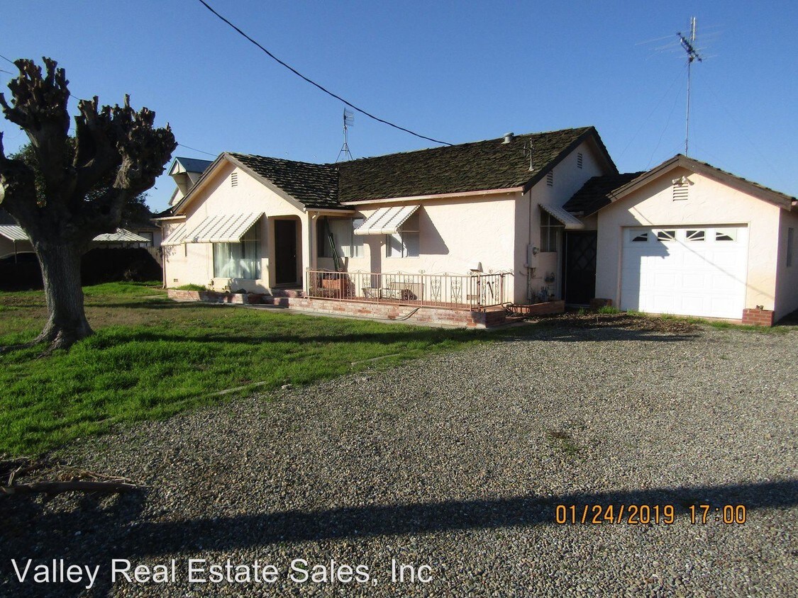 Primary Photo - 3 br, 1 bath House - 29066 Sullivan Rd.