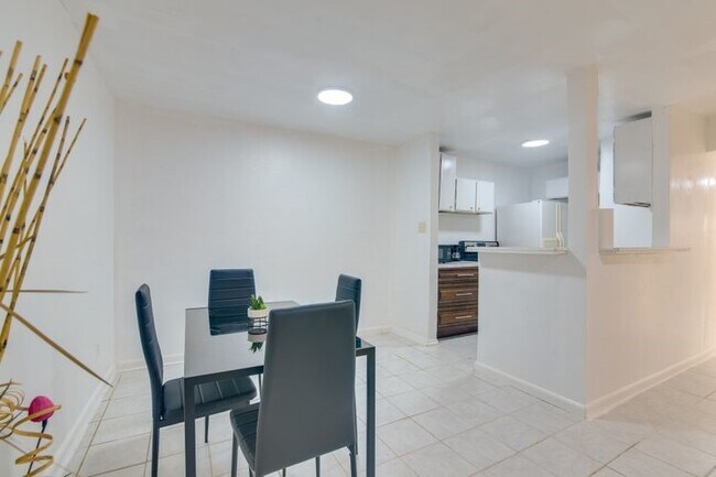 Foto del edificio - 10100 S Gessner Rd