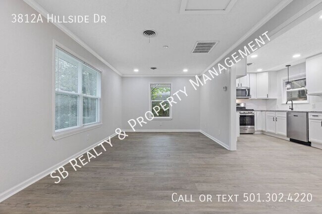 Foto del edificio - 3812 Hillside Dr