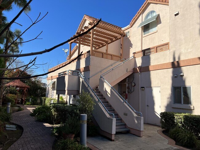 Foto del edificio - 19028 Stevens Creek Blvd