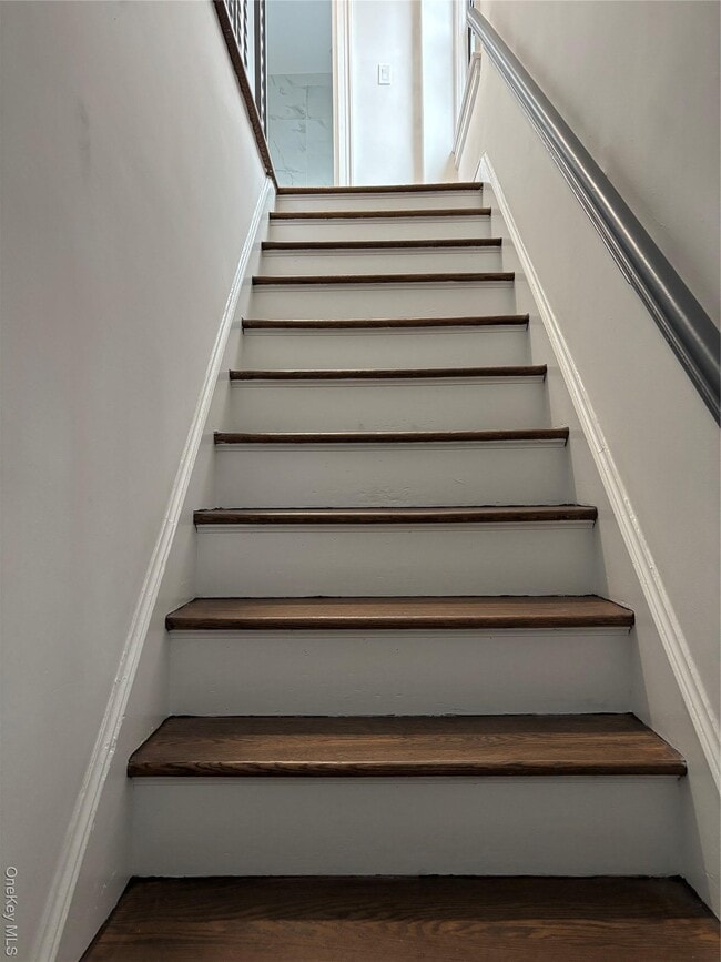 Building Photo - 225 Lexington Ave