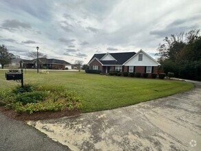 Building Photo - 1521 Mansfield Rd