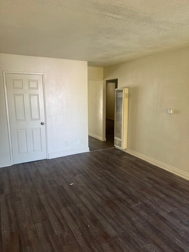 Building Photo - 3254 E Olive Ave