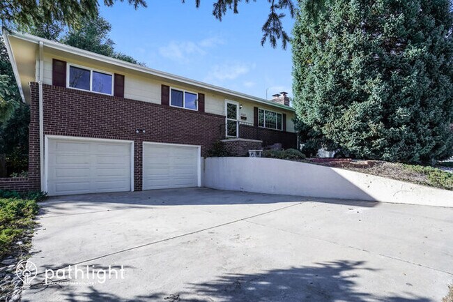 Foto del edificio - 2208 Warwick Lane, Colorado Springs, CO, 8...