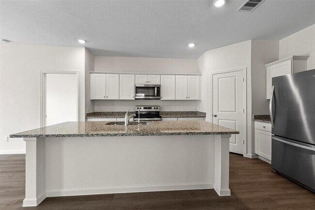 Foto del edificio - 27310 Clear Breeze Dr
