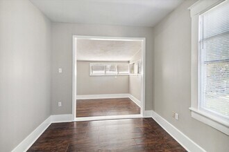 Building Photo - 1301 E 32nd St