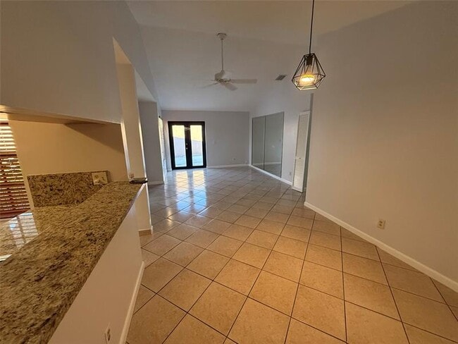 Foto del edificio - 2451 SW 86th Ave