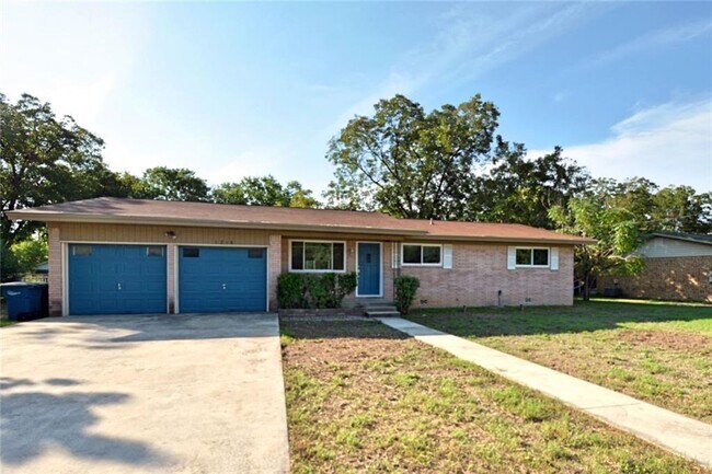 Building Photo - 1216 Rivercrest Dr
