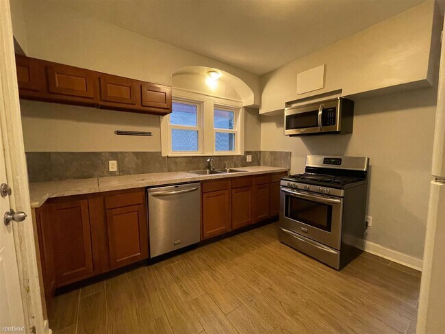 Foto del edificio - 2 br, 1 bath Duplex - 618 Oakdale St SE 62...