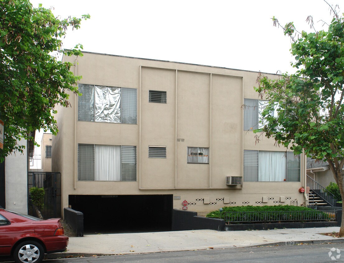 Building Photo - 812 Westbourne Dr
