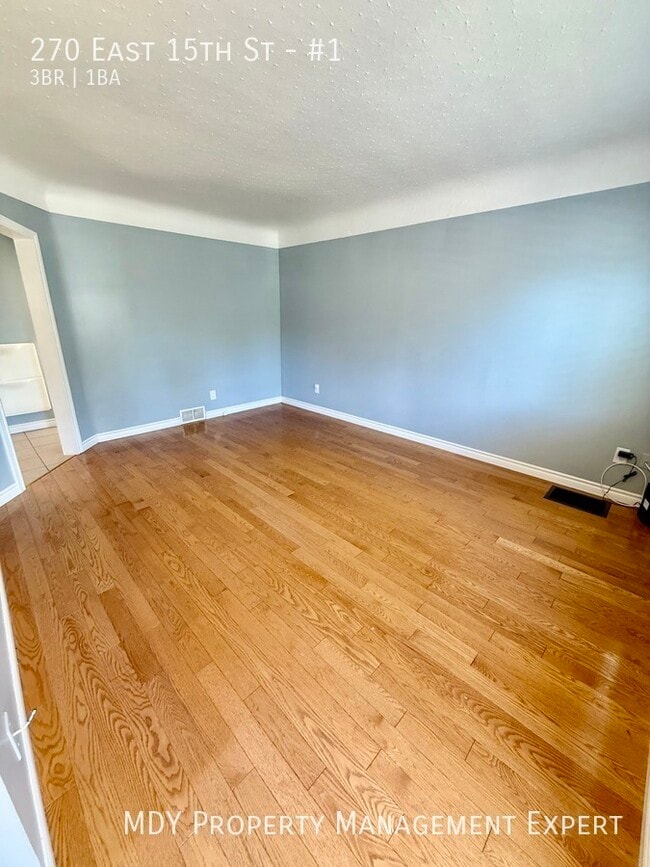 Building Photo - Welcome home to this charming upper unit!