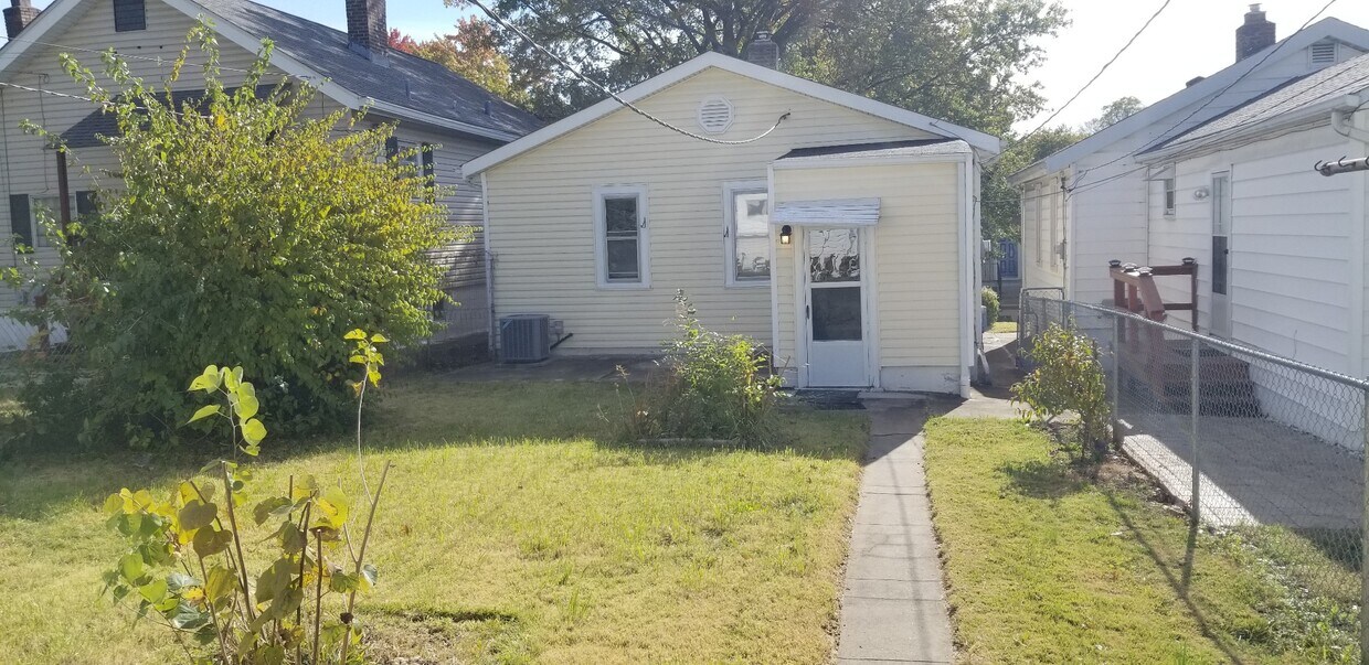 Foto del edificio - 4411 Bingham Ave