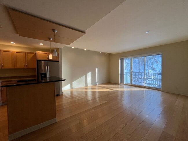 Interior Photo - Gateway Commons