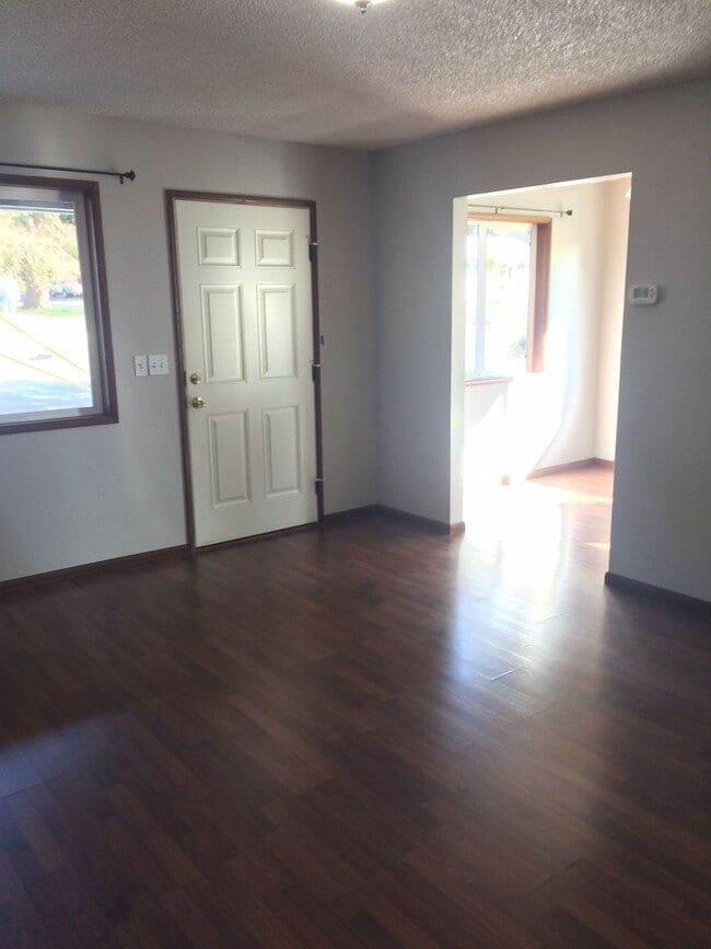 Foto del edificio - 615 E 22nd St