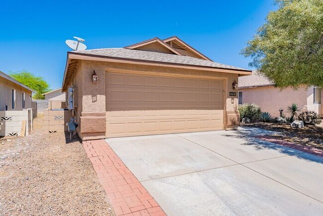 Foto del edificio - Bright & Airy Tucson Gem with Pool, Solar,...